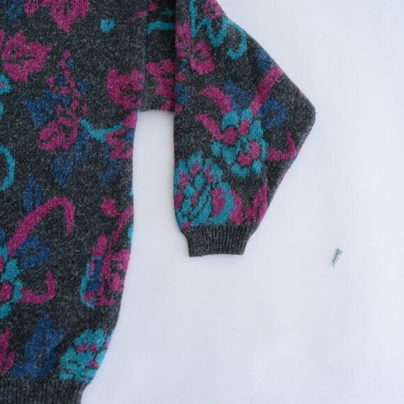 Vintage White Oaks Grey w Pink Teal Floral Knit Crewneck Sweater M - Picture 5 of 13